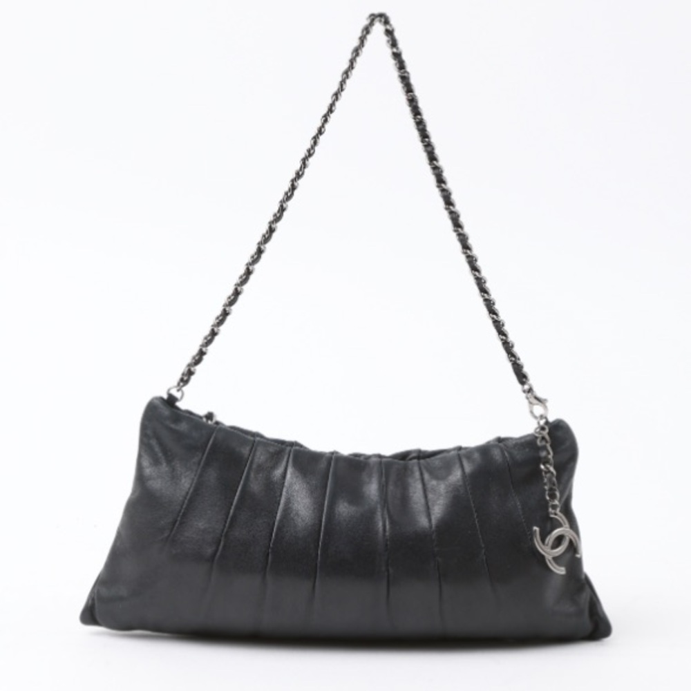 Celebrity Stylist Archive | Vintage Chanel Classic Black Lambskin Clutch 2002 - Picture 5 of 9